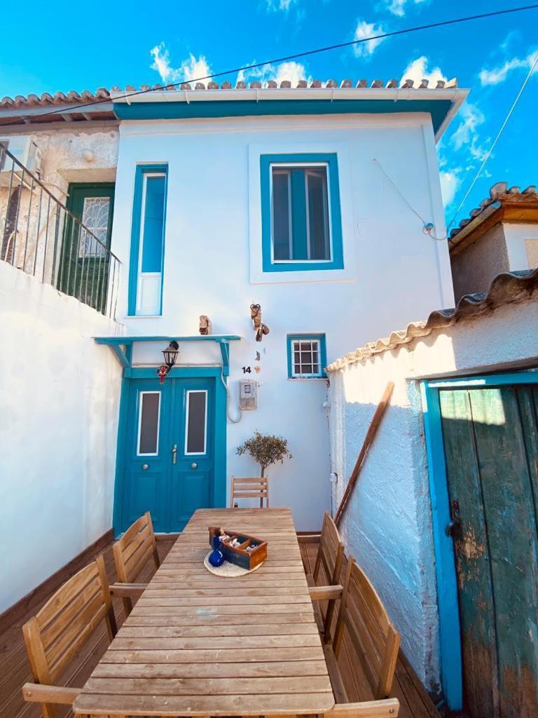 Malta House In Galaxidi Villa Kültér fotó